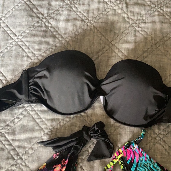 Swimsuit Set - Picture 5 of 9